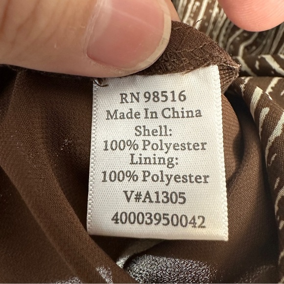 Coldwater Creek sleeveless v-neck top, size M, brown/cream, chiffon, flowy - Picture 9 of 10